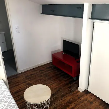 Near Fondaudege * Bordeaux