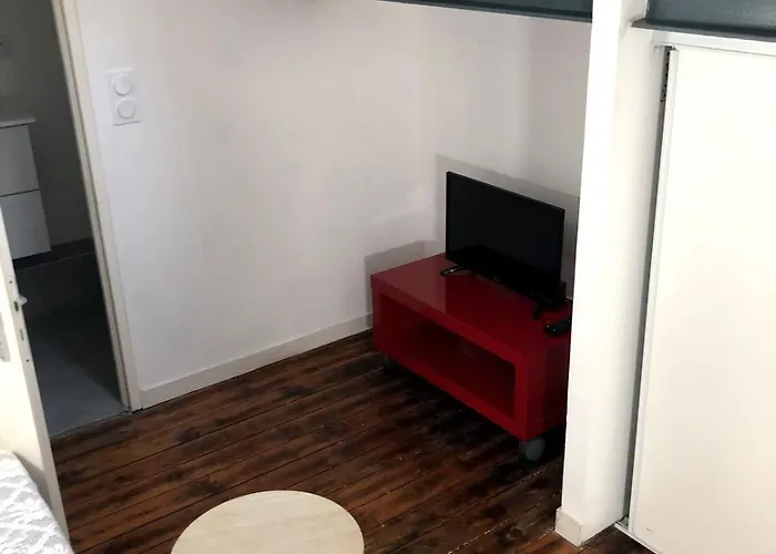 Near Fondaudege * Bordeaux